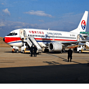 右旗巴丹吉林航空快运业稳步发展的原因是什么？